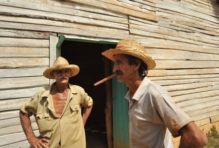 Familienreise Kuba - Kuba for family - Einheimische mit Zigarre