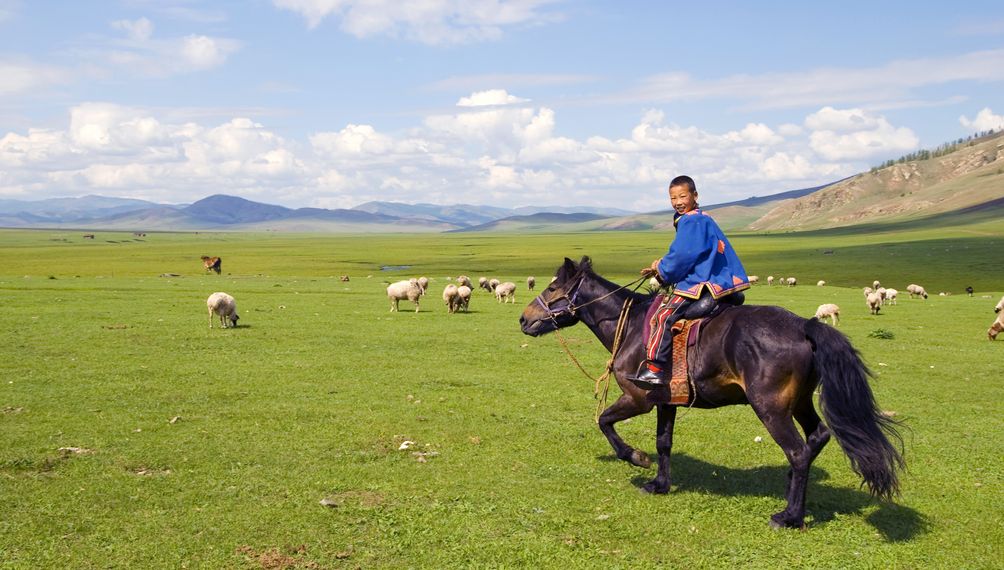 Mongolei Familienreise - Mongolei for family - Mongole auf Pferd