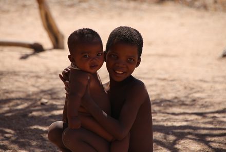 Namibia Familienreise - San Buschmänner Kinder