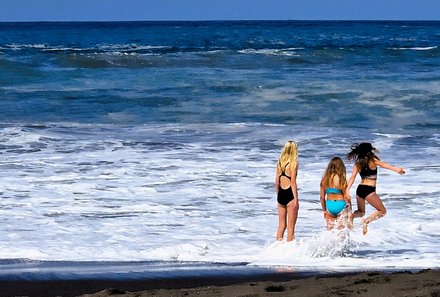 Teneriffa Familienurlaub - Teneriffa for family - Kinder spielen im Meer