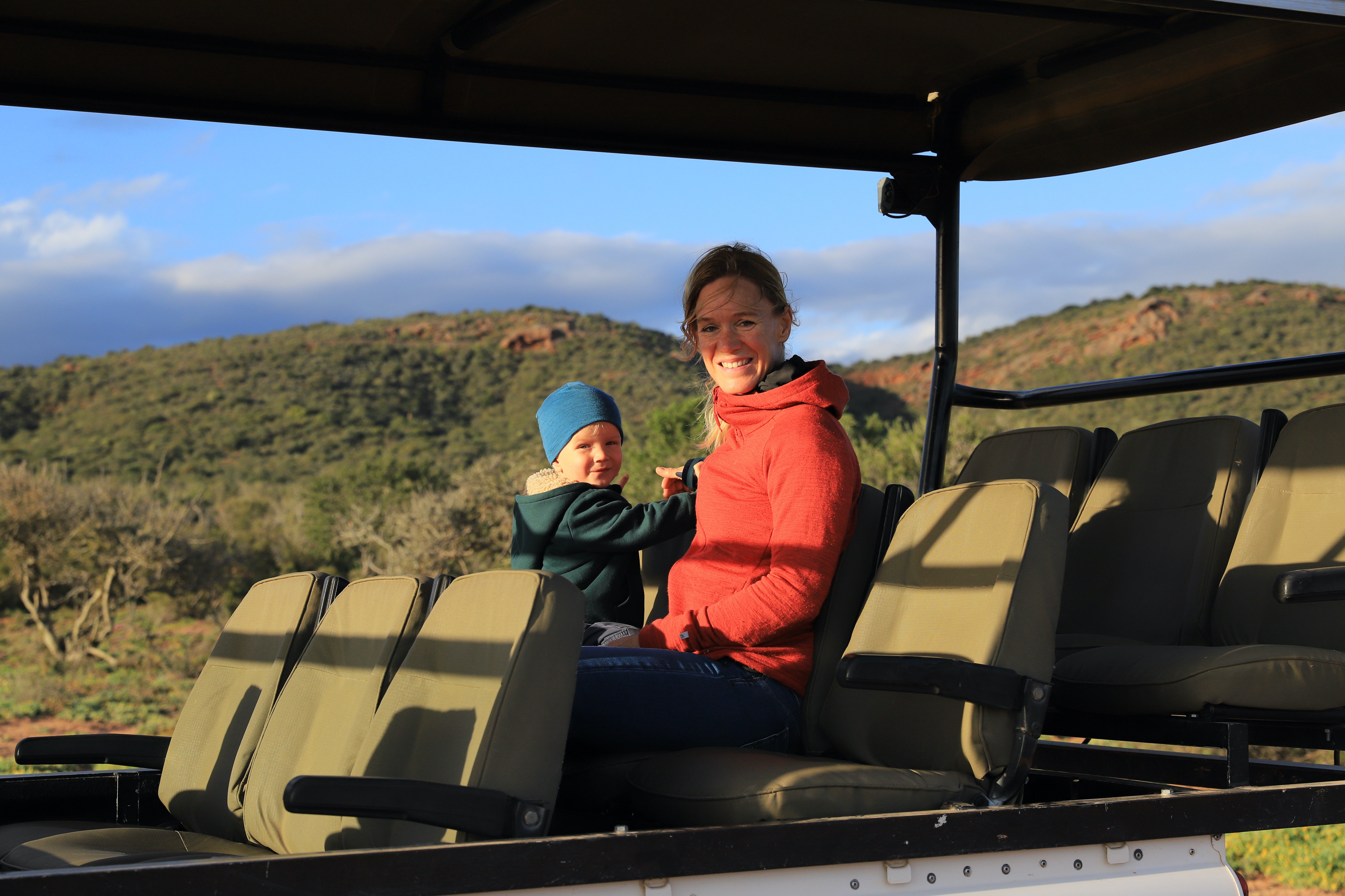 Safari mit Kindern - Familiensafari - Südafrika -offener Jeep