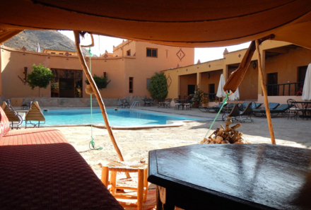 Marokko for family - Familienreise Marokko - Auberge Kasbah - Poolausblick aus dem Zelt am Pool
