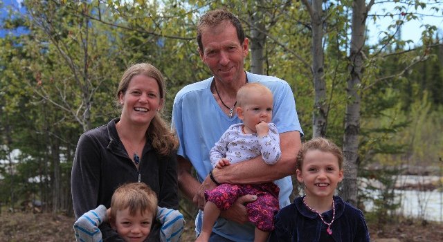 Kanada mit Kindern - Urlaub in Kanada - Gruppenbild von Familie Perren