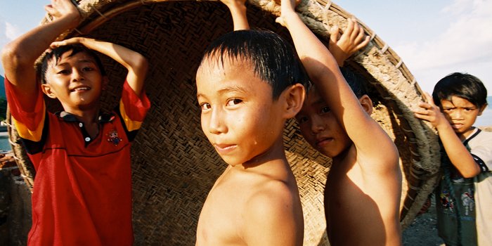Familienreise Vietnam - For Family Reisen - Highlights Vietnam Fernreisen mit Kindern - Kinder mit Korb