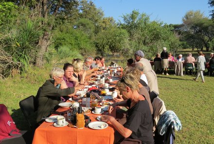Familienreise Südafrika - Preisvorteilen bei Südafrika Familienreise - Essen unter freiem Himmel