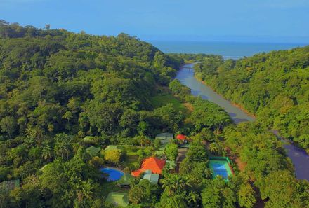 Costa Rica mit Jugendlichen individuell - Villas Rio Mar Ecohotel von oben