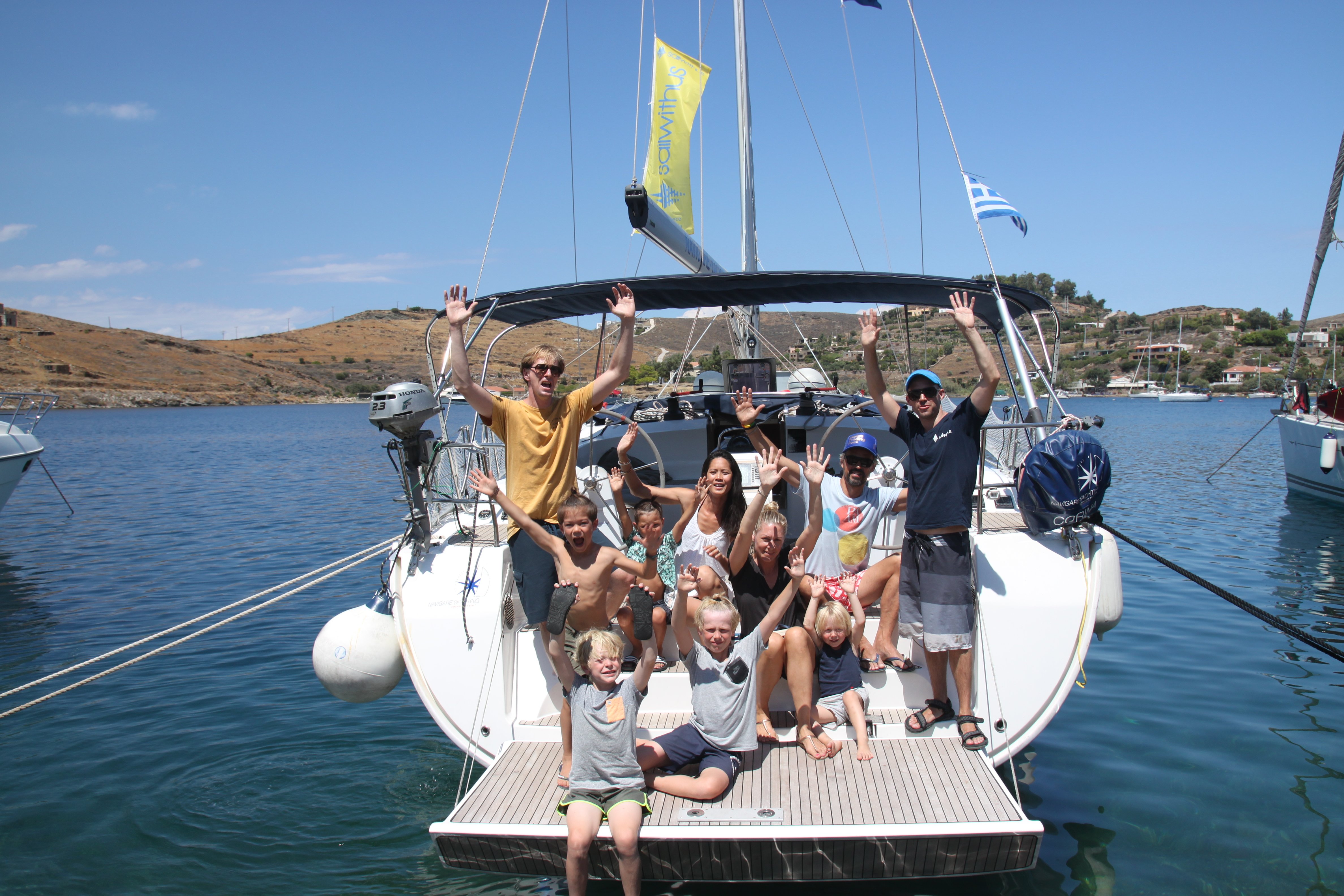 Segeln mit Familie - Segeln mit Kindern - Segelurlaub mit Kindern - Segeltörn mit Kindern - Griechenland - Gruppe auf Yacht