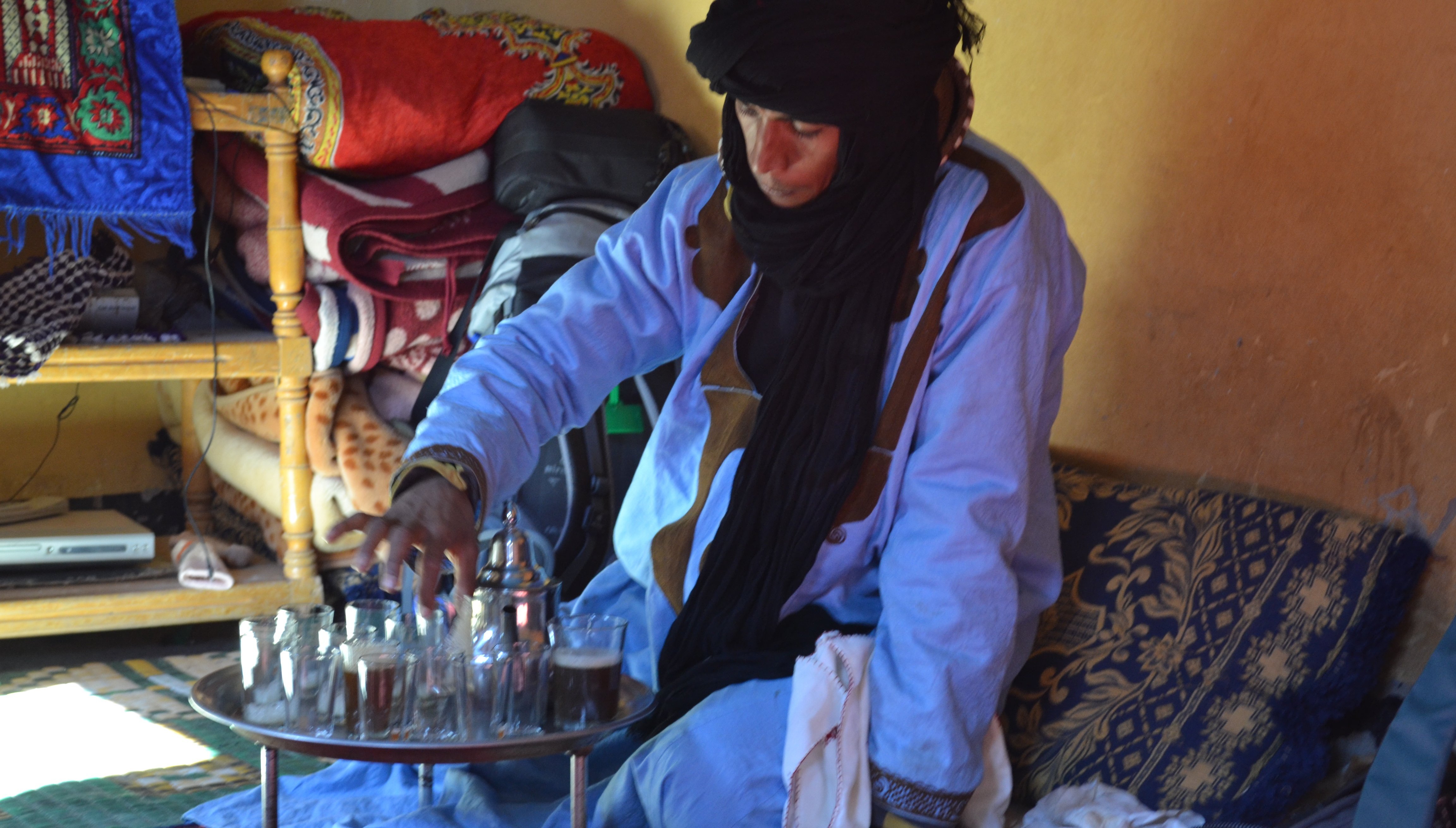 Marokko mit Kindern - Reisetipps zur Marokko Familienreise - Tee trinken