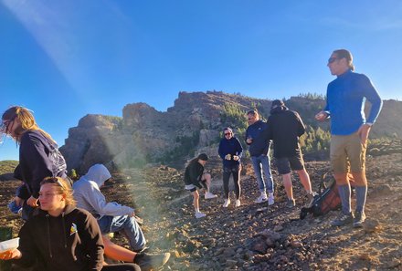 Teneriffa Familienurlaub - Teneriffa for family - Gruppenbild oben im Teide Nationalpark bei Picknick
