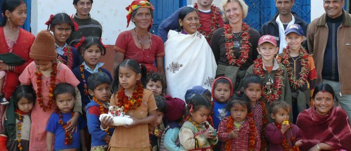 Nepal mit Kindern - Projektdorf Nayaransthan - Kindergartenkinder in Nepal